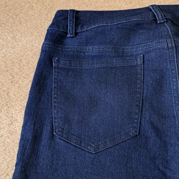 Peter Nygard Dark Blue Ankle & Cropped Jeans - Picture 7 of 11